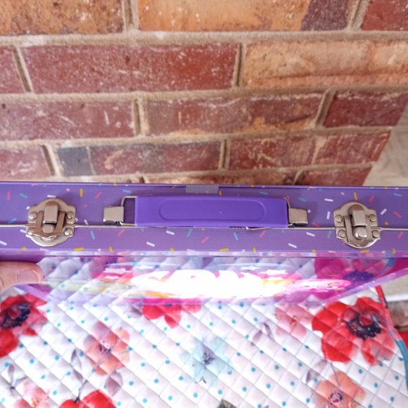 Shopkins Squad Tin Carrying Case - Picture 4 of 5